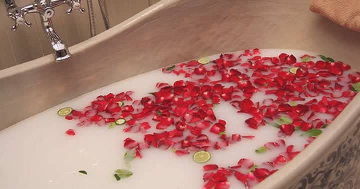 Banho de rosas vermelhas