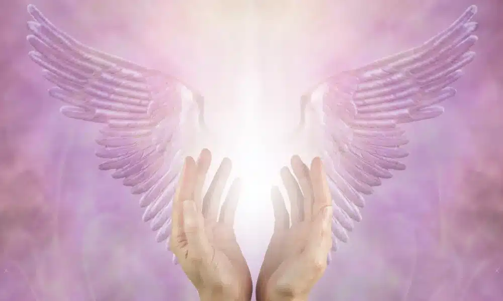 Aprenda a fazer a oração dos anjos para invocar proteção divina