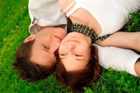 Descubra 15 indícios de que você está se apaixonando por alguém.