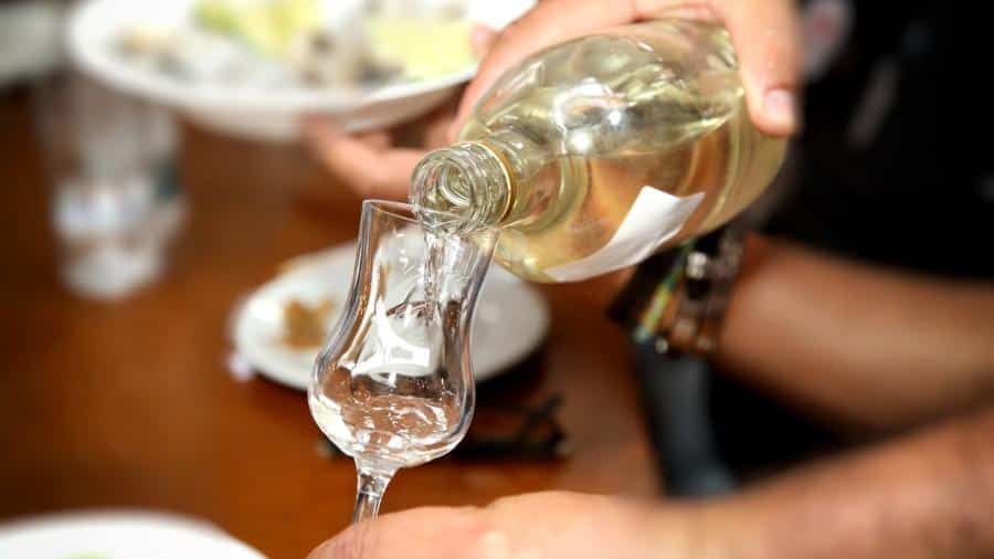 O consumo excessivo de álcool pode atrair espíritos obsessores: como se proteger?