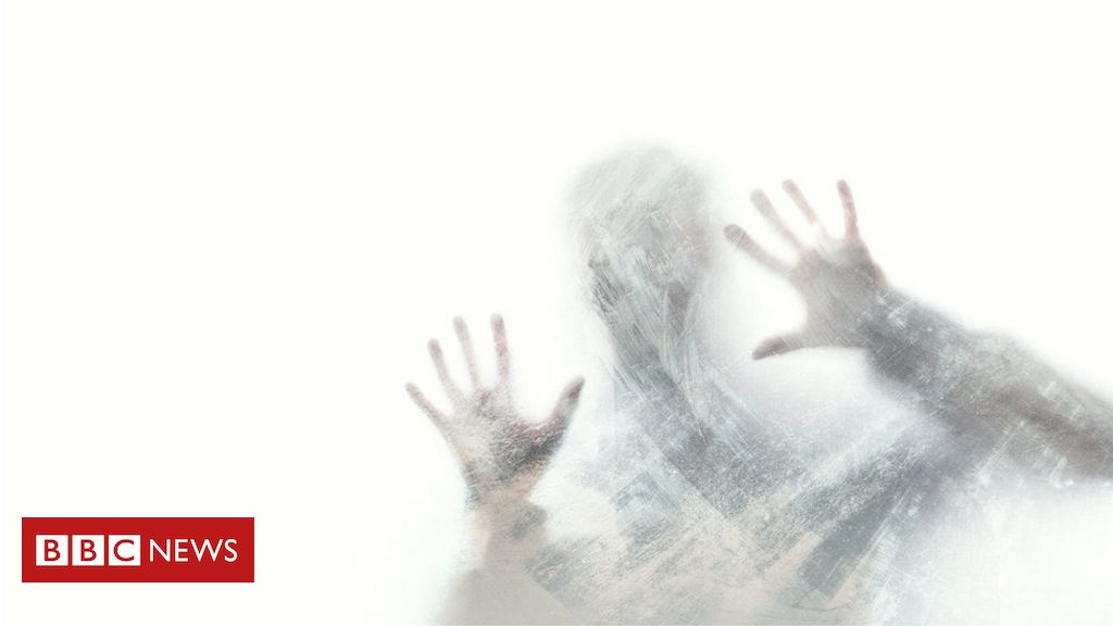Por que os espíritos aparecem em fotos? Descubra o mistério por trás das imagens paranormais.
